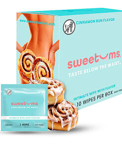 Sweetums Cinnamon Bun Intimate Wipes 10-pack: soft wipe with warm cinnamon hue and vanilla aroma